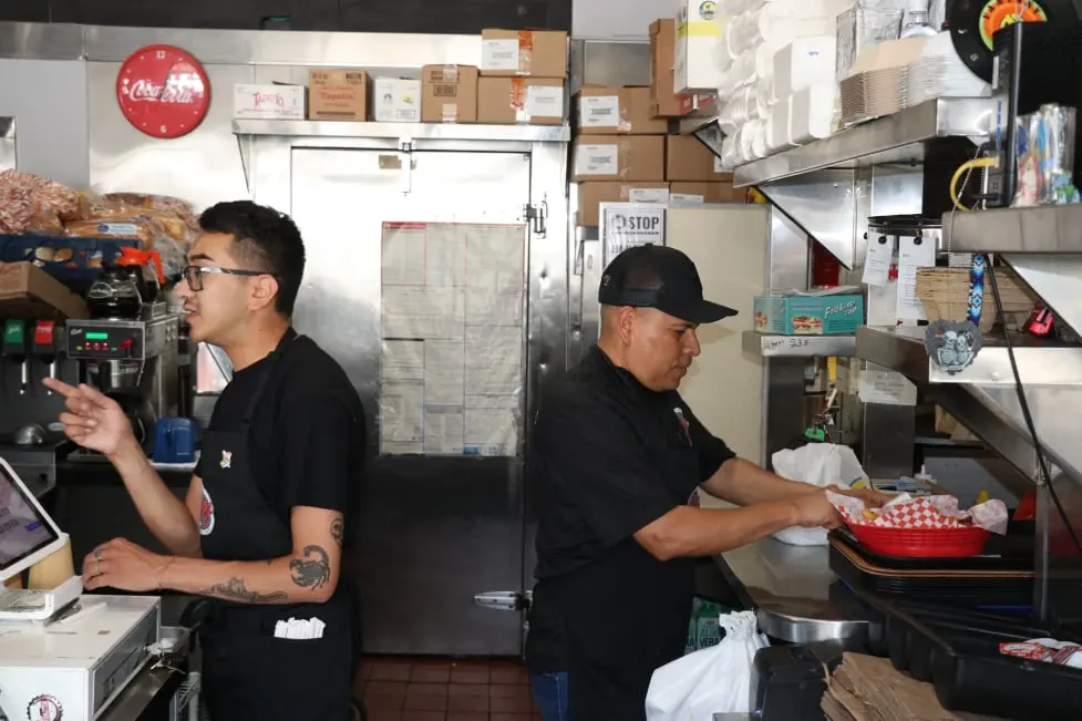 Kings Breakfast and Burgers Crew